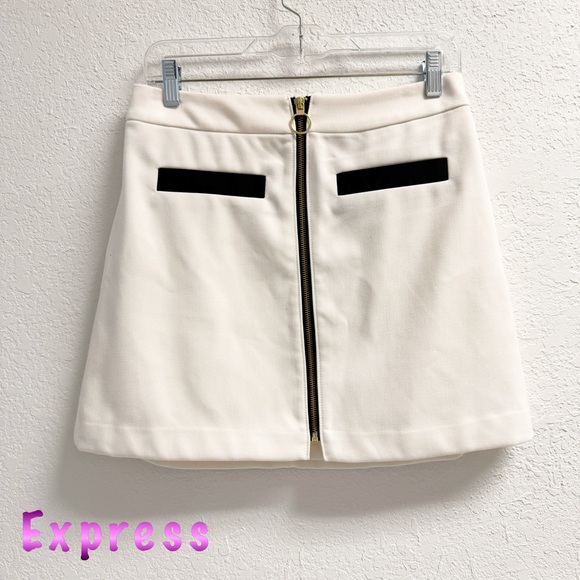 Express Dresses & Skirts - Express Ivory and Black Zipper Mini Skirt Woman’s Sz 8